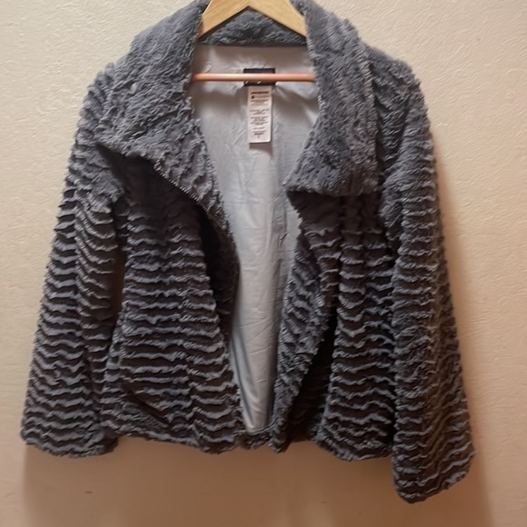 Patagonia Pelage Gray Furry Jacket Size Small - Picture 5 of 9